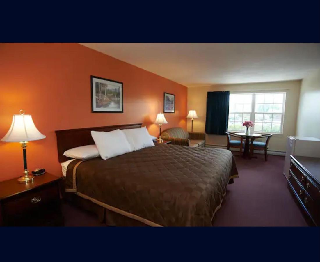 Coos Motor Inn ランカスター エクステリア 写真