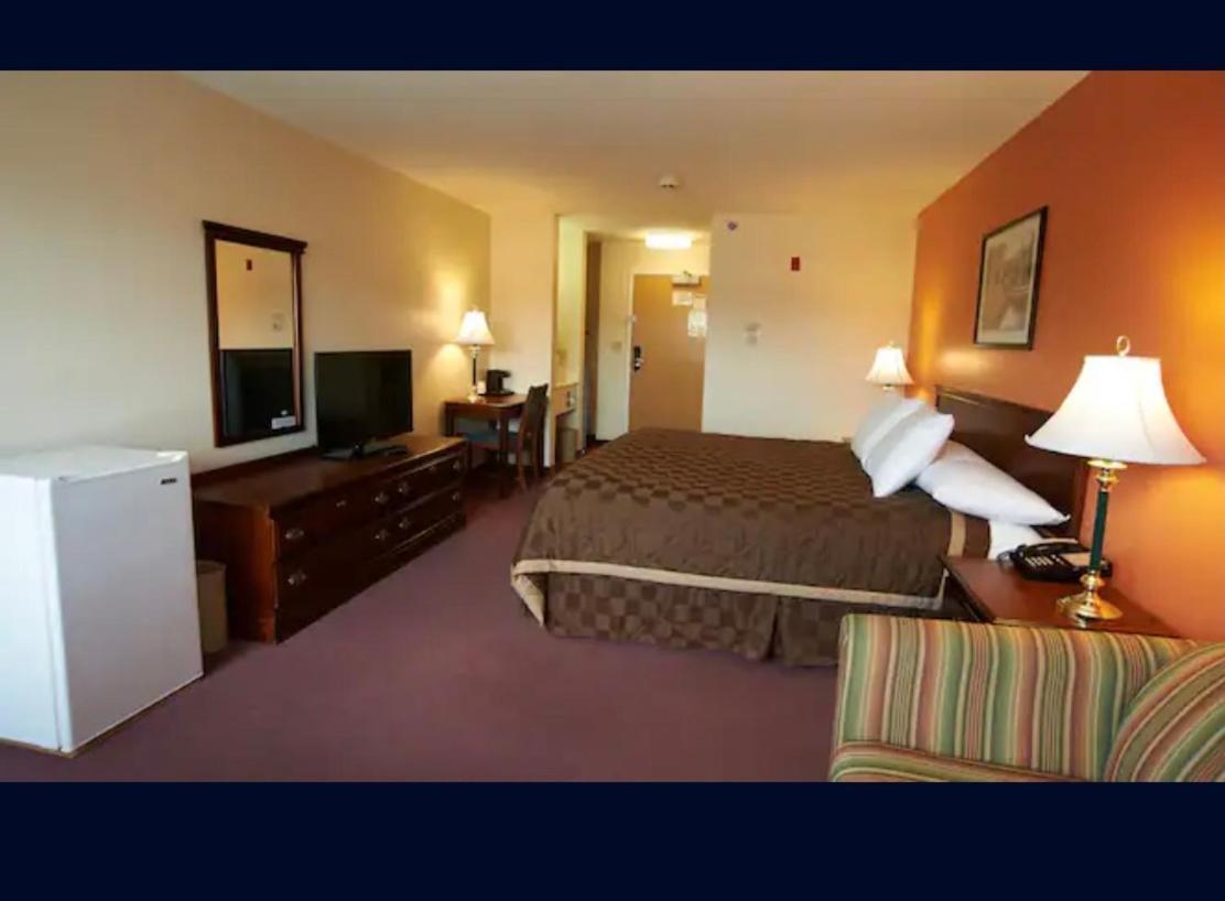 Coos Motor Inn ランカスター エクステリア 写真